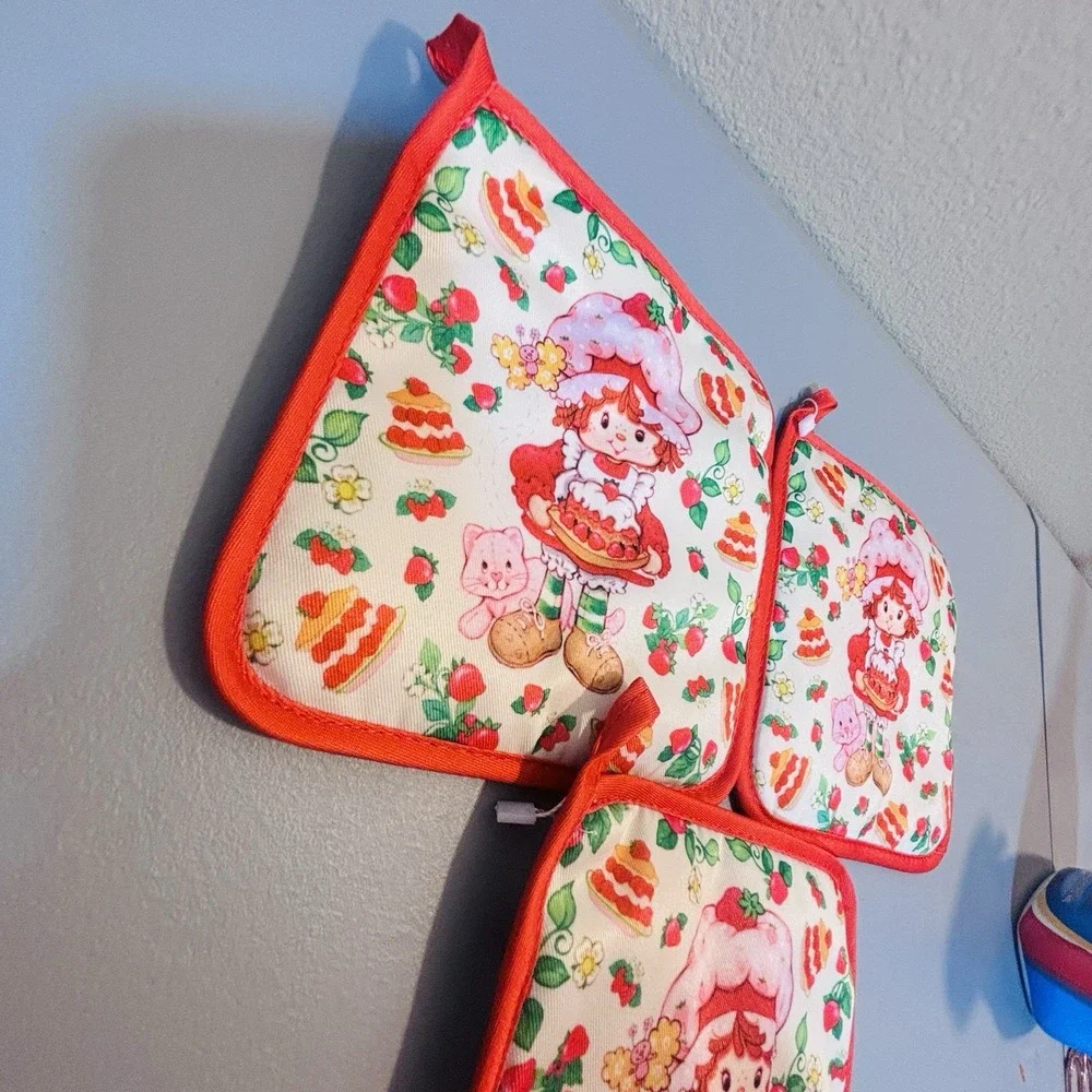 Strawberry Shortcake Licensed Red Pink Kitchen Kawaii Cooking Baking Pot Holder
